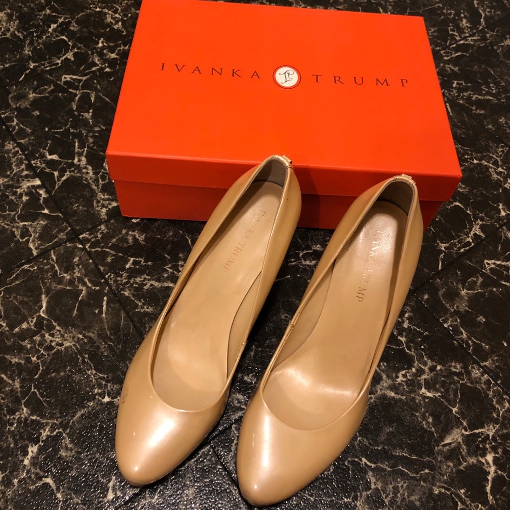 IVANKA TRUMP nude pump heels